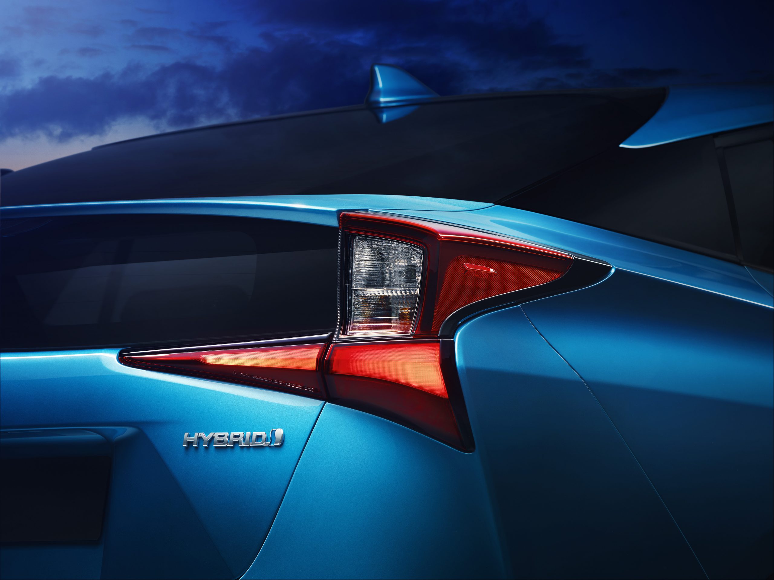 2019-Toyota-Prius-3-scaled
