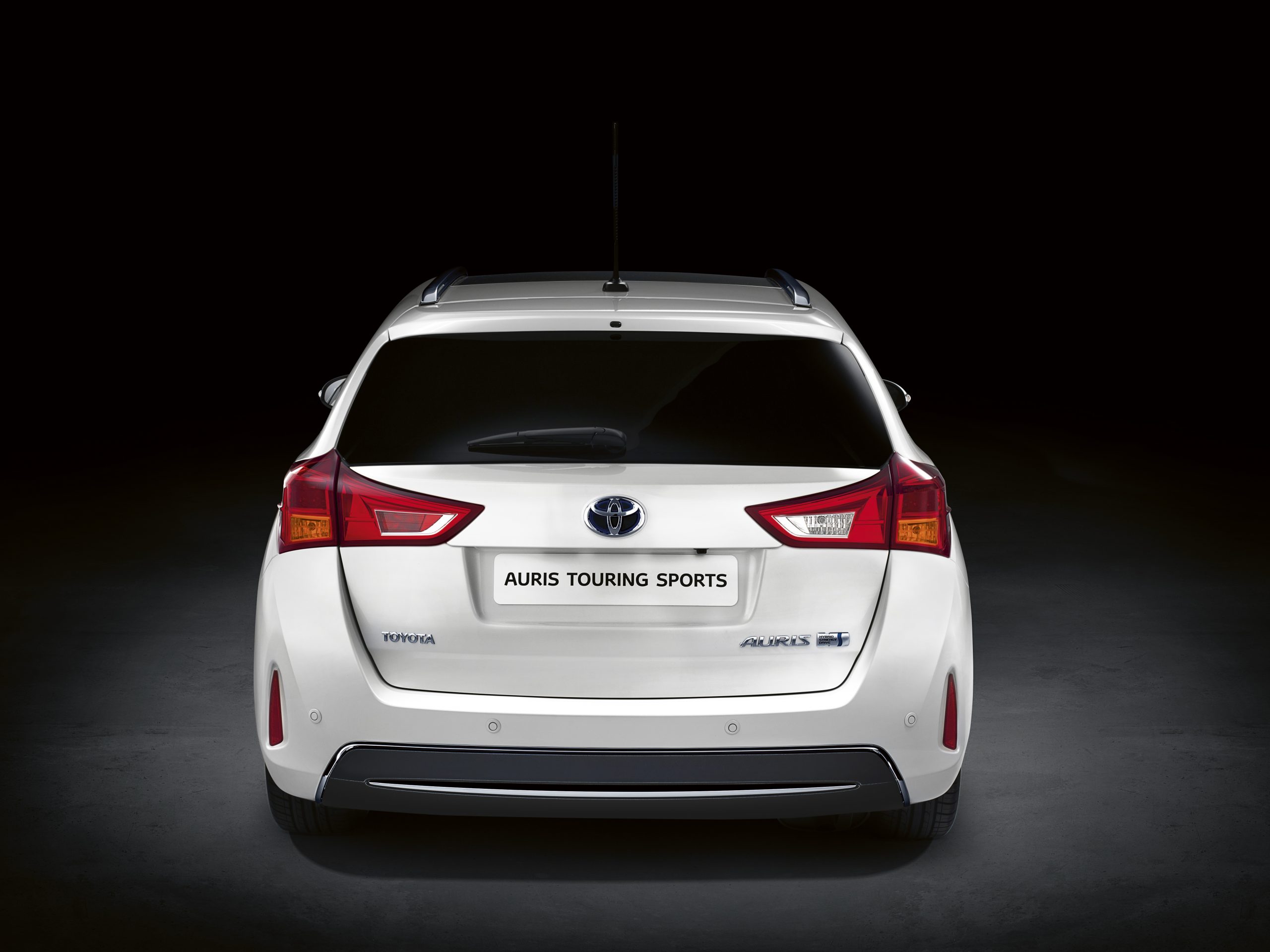 NEW_AURIS_TOURING_SPORTS_04_2012-scaled