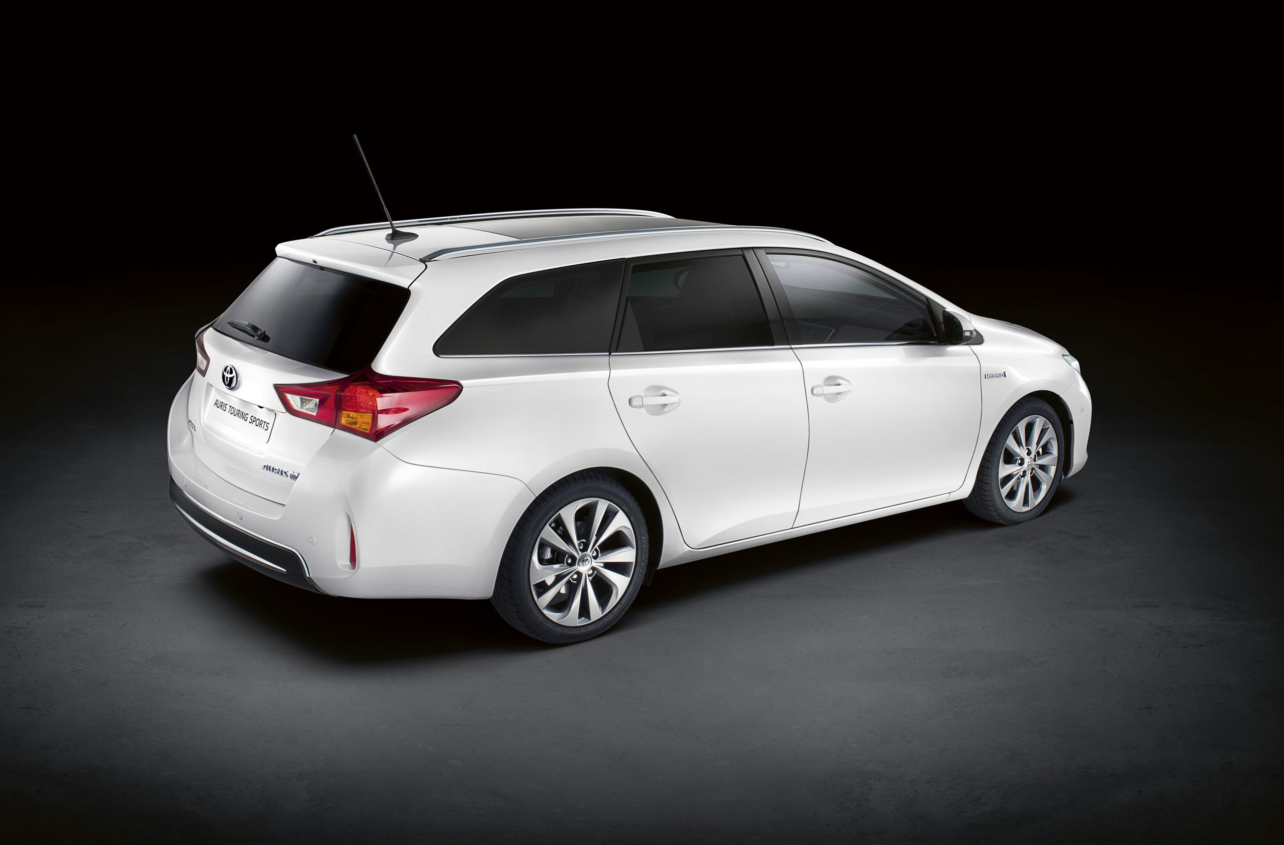 NEW_AURIS_TOURING_SPORTS_05_2012-scaled