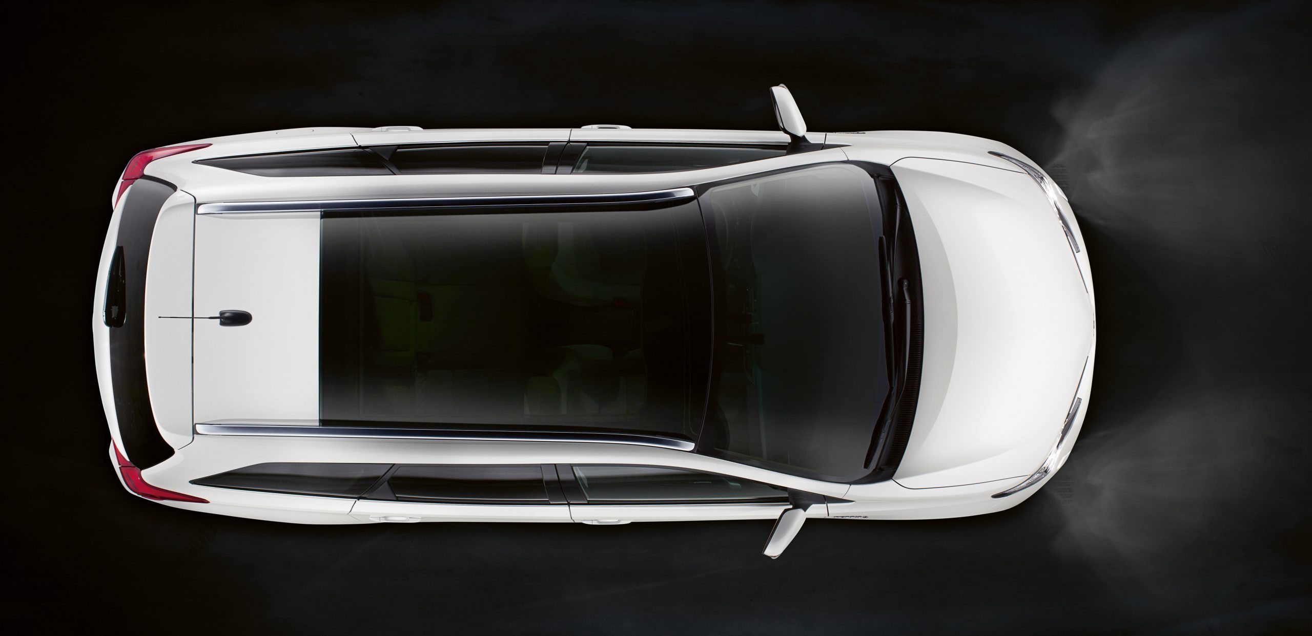 NEW_AURIS_TOURING_SPORTS_06_2012-scaled