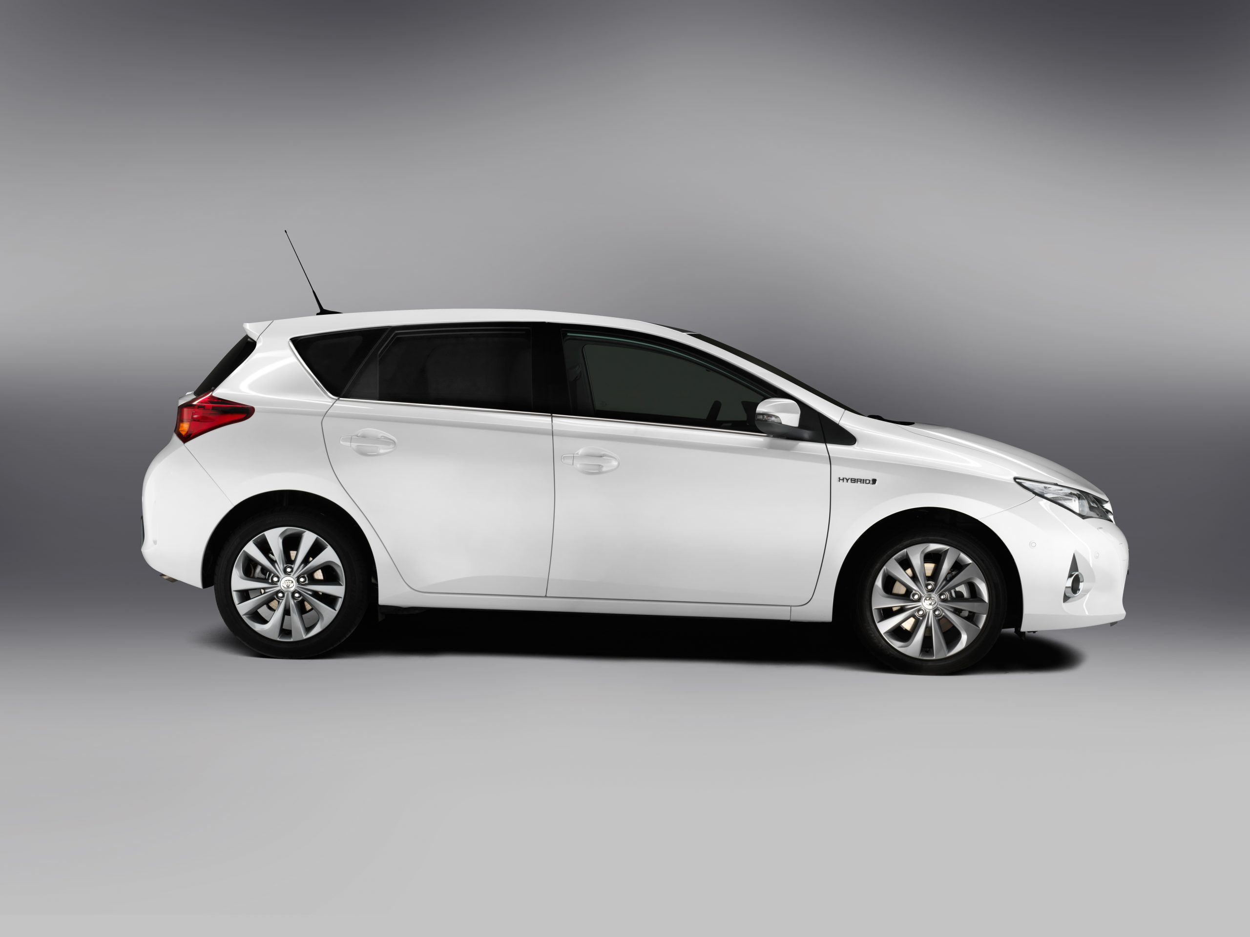 Toyota_Auris_017